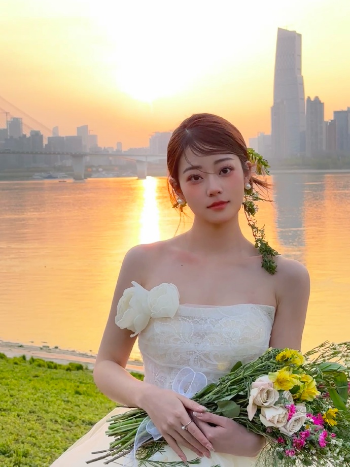 明明同一人，演完《蜜语纪》演《雀骨》，换上古装差点没认出